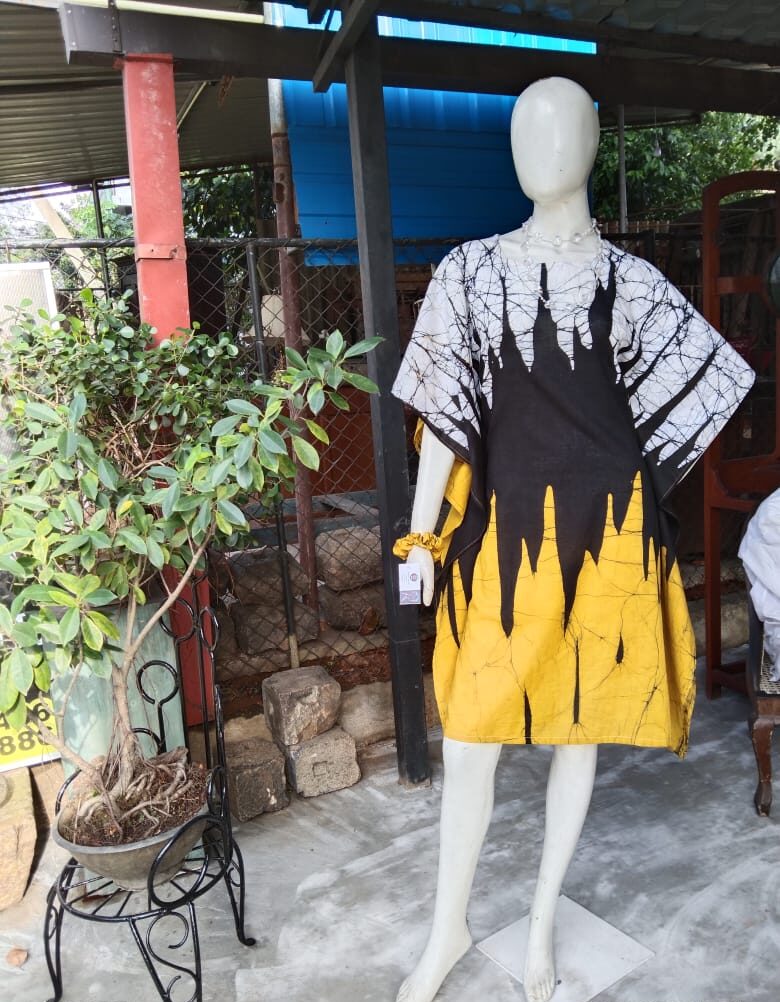 frocks women batiks - Image 4