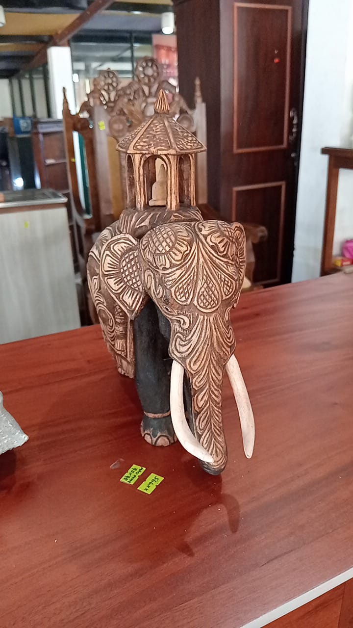 carvings wood elephants srilanka tusker